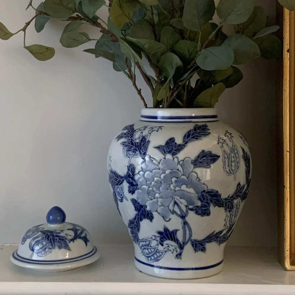 Chinoiserie blue white ginger jar vase with lid New tradition ceramic home decor